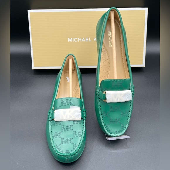 Michael Kors Camila Logo Moccasin Perforated Moccasin Jewel Green Women SZ 8 - Picture 3 of 9